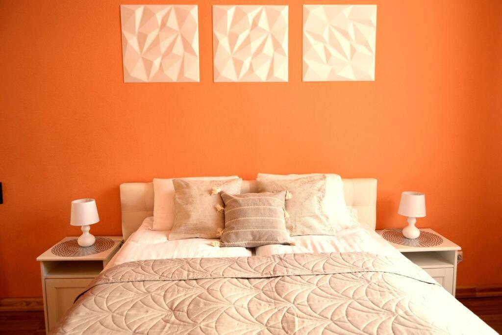 Spacious Old Town Family Peachy 2 Bedrooms Apartment, Nearby The Riga Presidential Castle Exterior photo