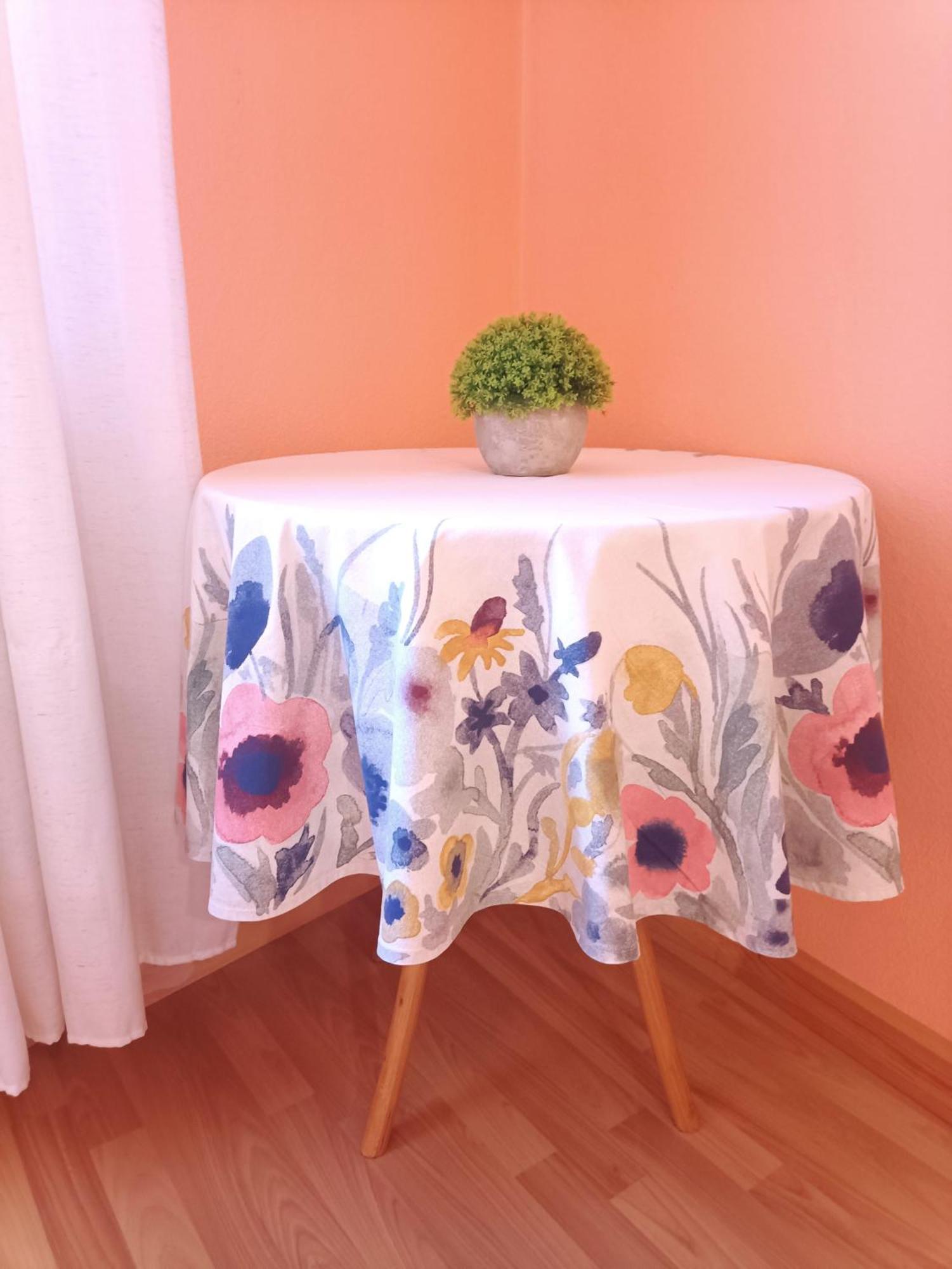 Spacious Old Town Family Peachy 2 Bedrooms Apartment, Nearby The Riga Presidential Castle Exterior photo