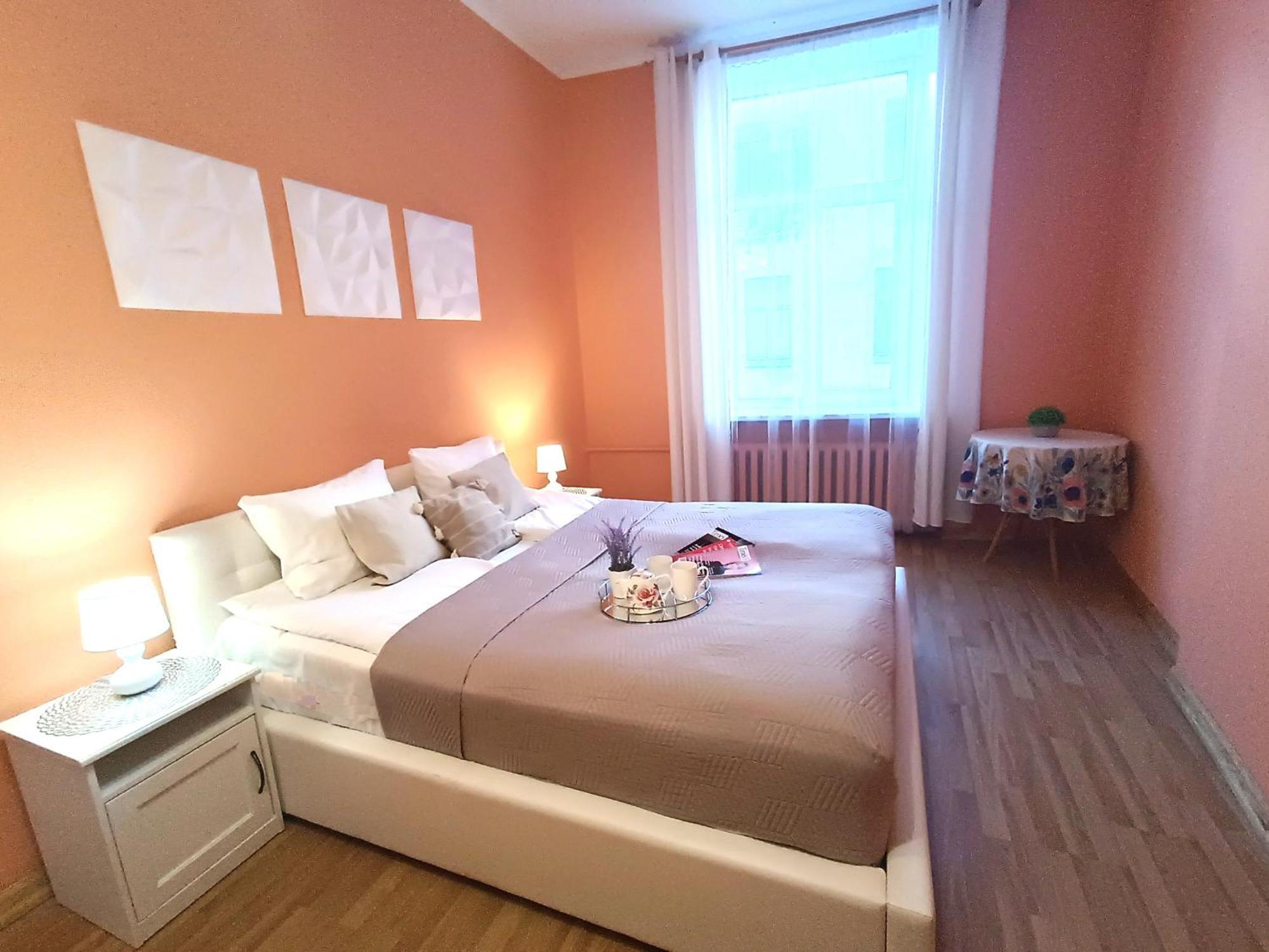 Spacious Old Town Family Peachy 2 Bedrooms Apartment, Nearby The Riga Presidential Castle Exterior photo